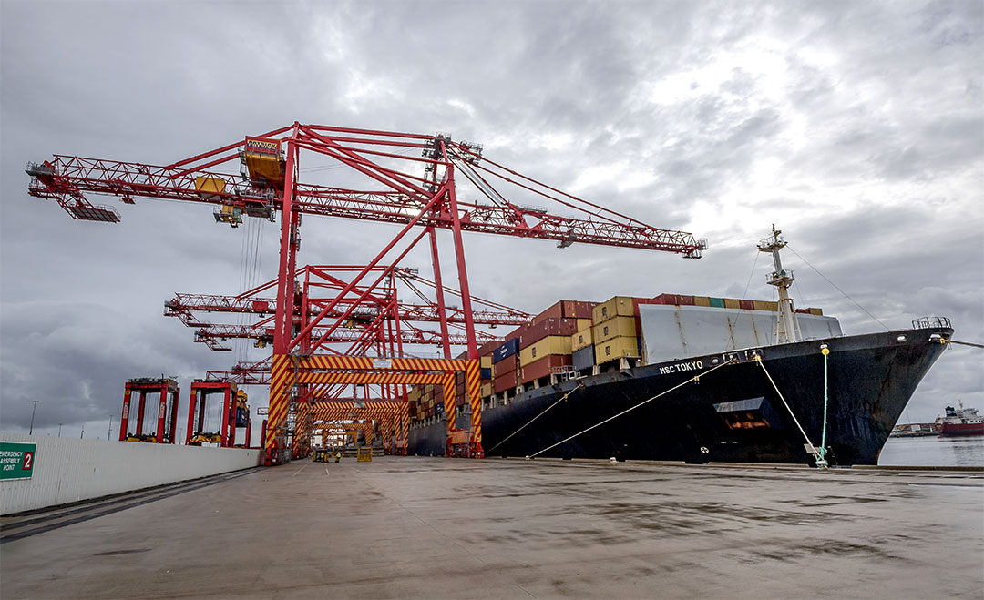 Records tumble as technology allows larger ships at Port Botany