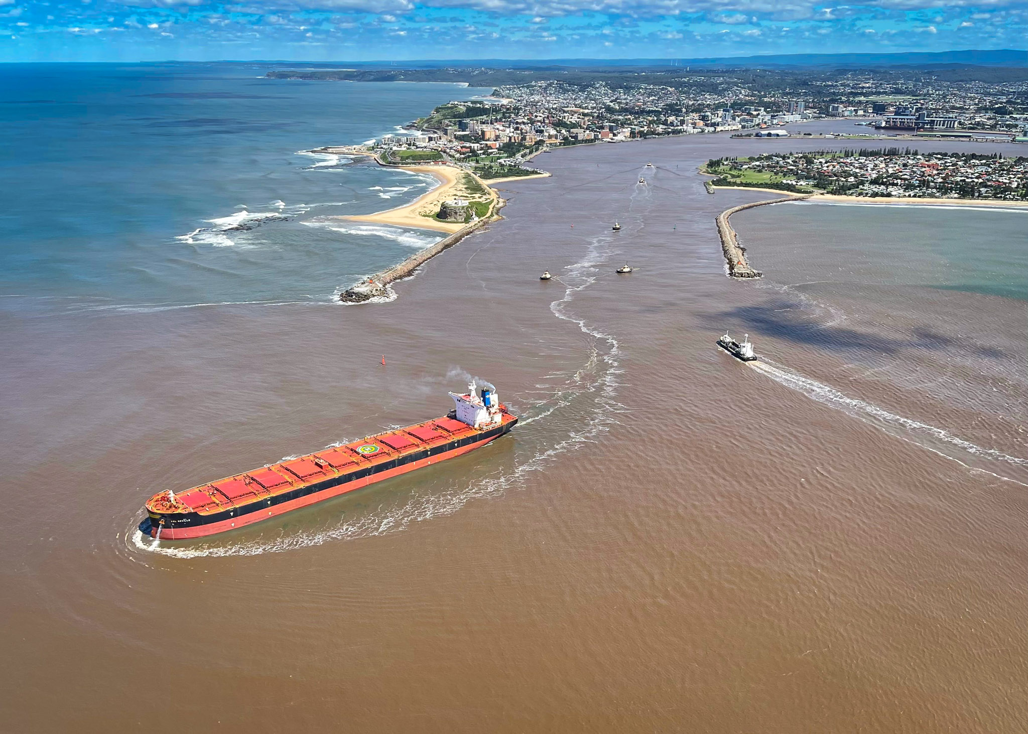 Newcastle: operation keeps port afloat during NSW floods