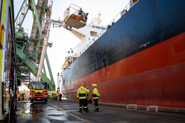 Multi-agency training exercise at Port Kembla tests our preparedness