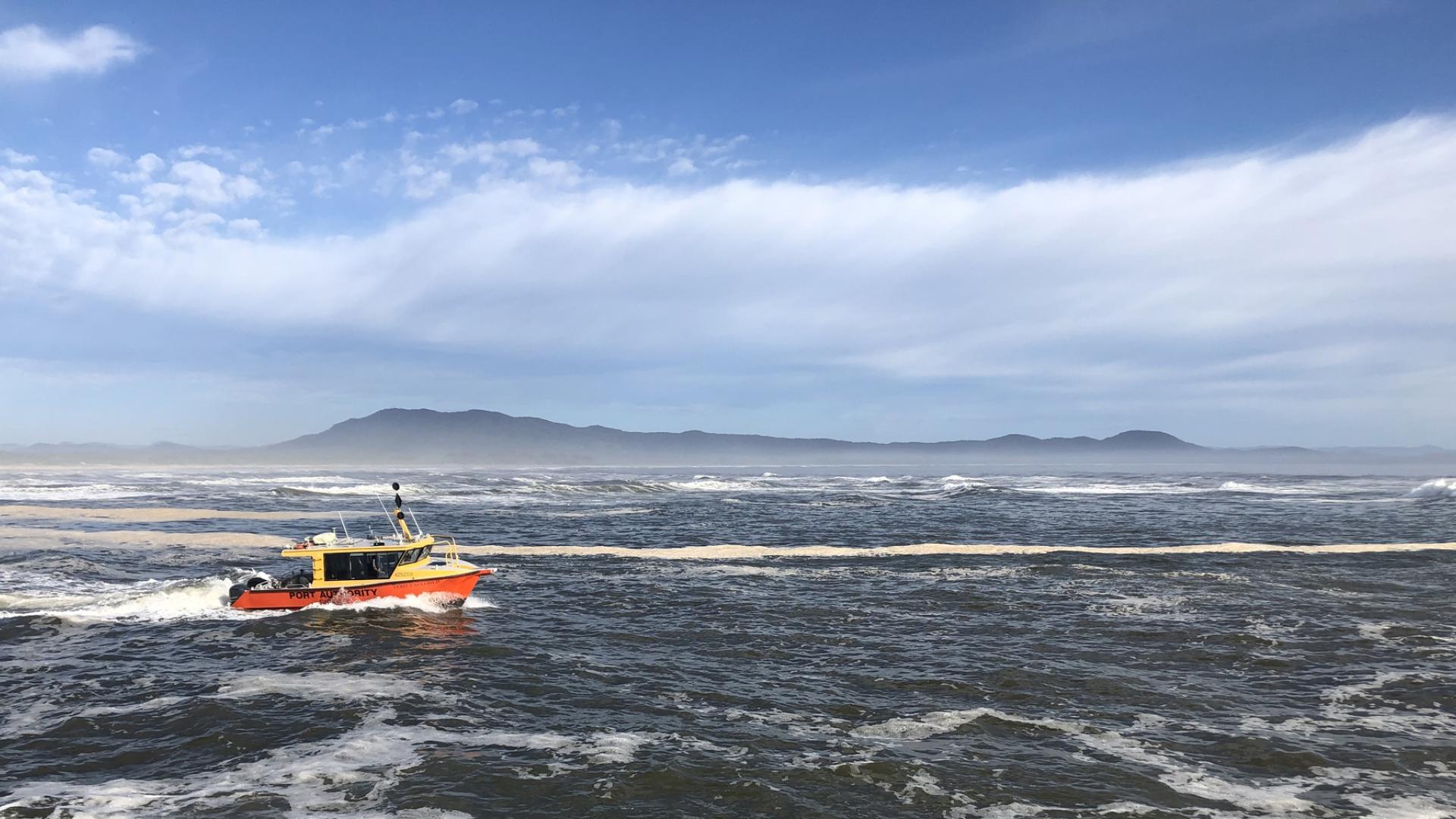 Survey vessel on Yamba bay